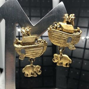 Vintage Noah Ark Antiqued Gold Tone Statement Dangle Drop Earrings.
